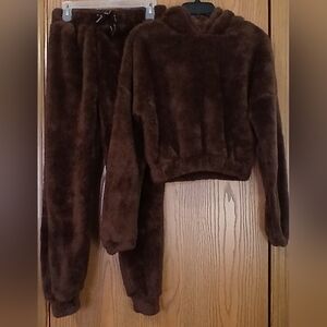 NWT AQ Sport Fashion Wear 2 piece jugger set size S   4-014